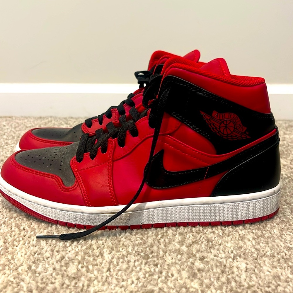 Used - Nike Air Jordan 1 Mid Reverse Bred Black Red Shoes Men - Size 9.5